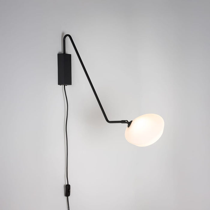 ABSTRACTOR WALL LIGHT
