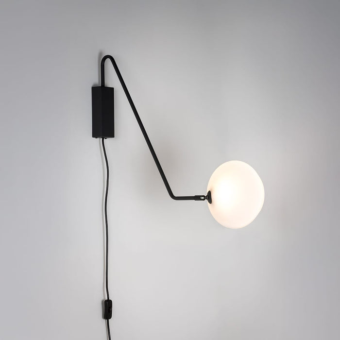 ABSTRACTOR WALL LIGHT