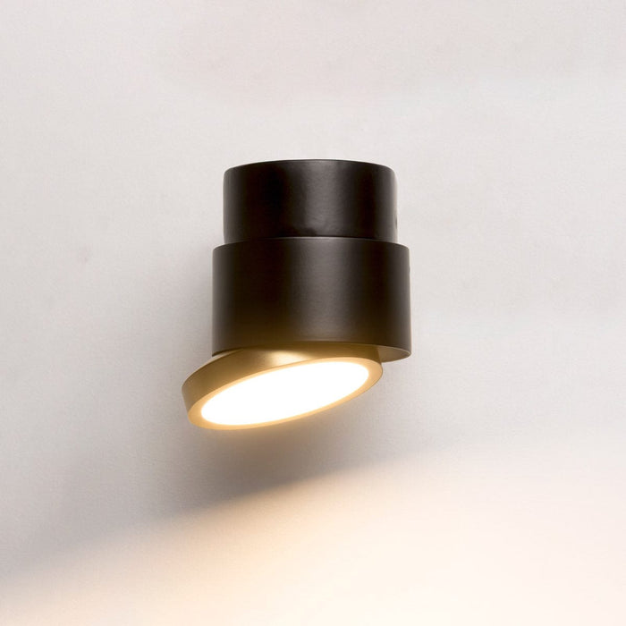 FULCRO LED WALL LIGHT ON