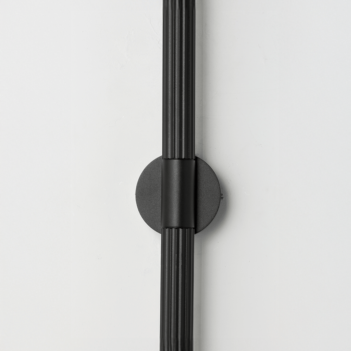 NAVANI OUTDOOR WALL LIGHT