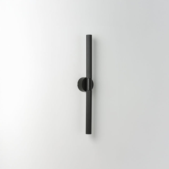 NAVANI OUTDOOR WALL LIGHT