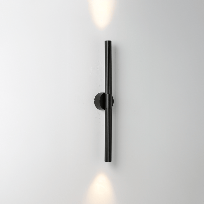 NAVANI OUTDOOR WALL LIGHT