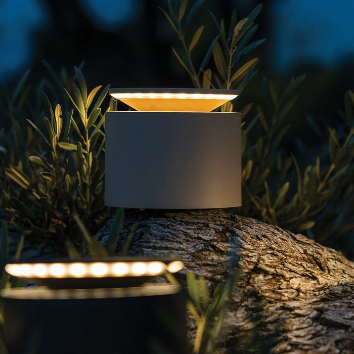 Zafferano Push-up rechargeable table lamp with adjustable warm light and sleek modern design